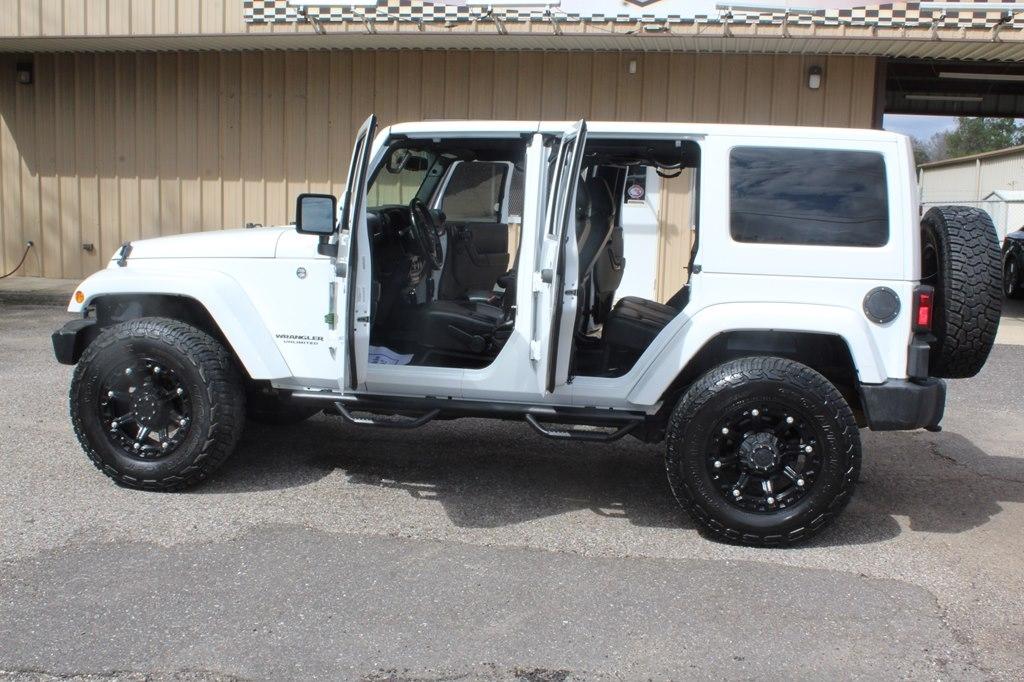 Jeep Wrangler Unlimited 4WD 4dr Altitude 2014