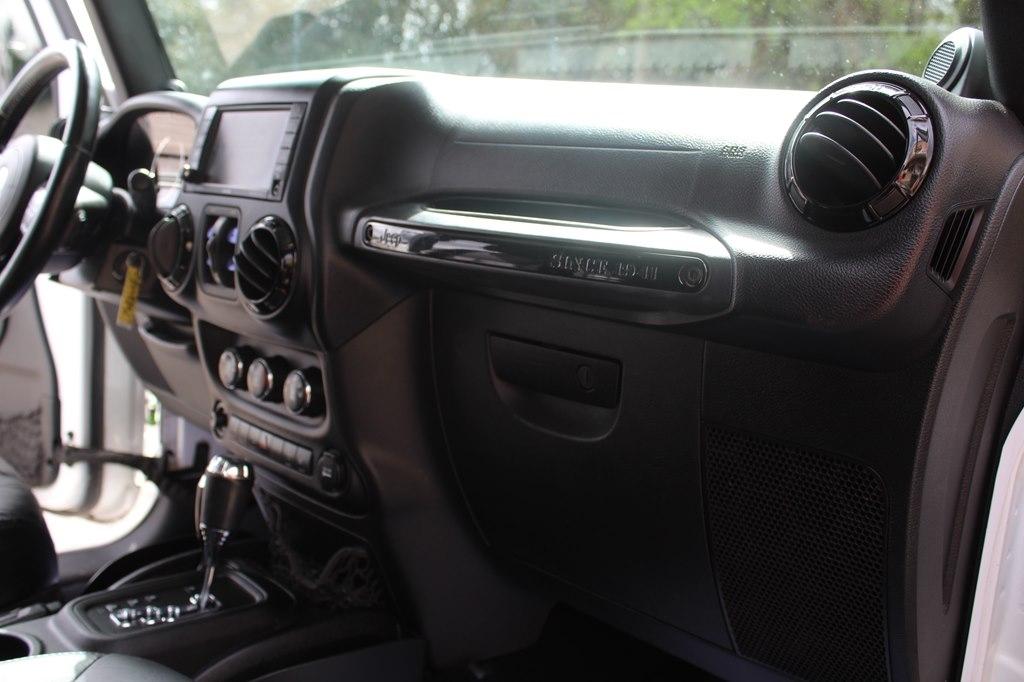 Jeep Wrangler Unlimited 4WD 4dr Altitude 2014