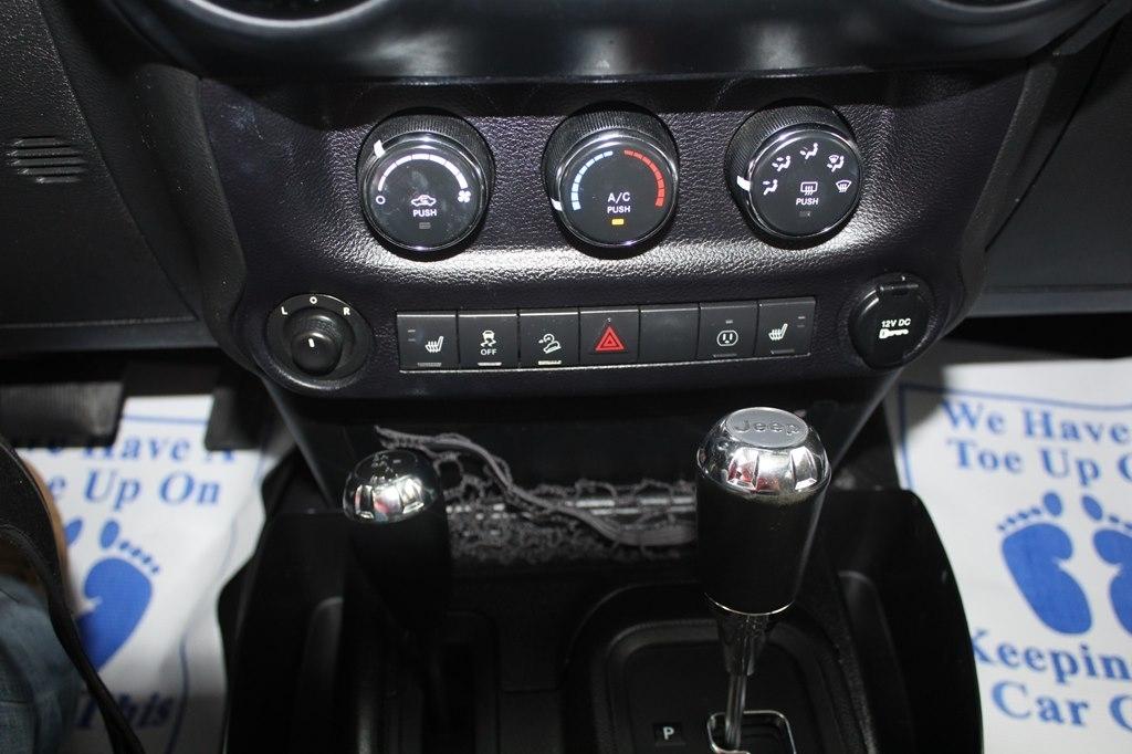 Jeep Wrangler Unlimited 4WD 4dr Altitude 2014