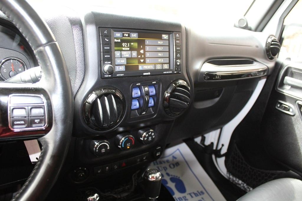 Jeep Wrangler Unlimited 4WD 4dr Altitude 2014