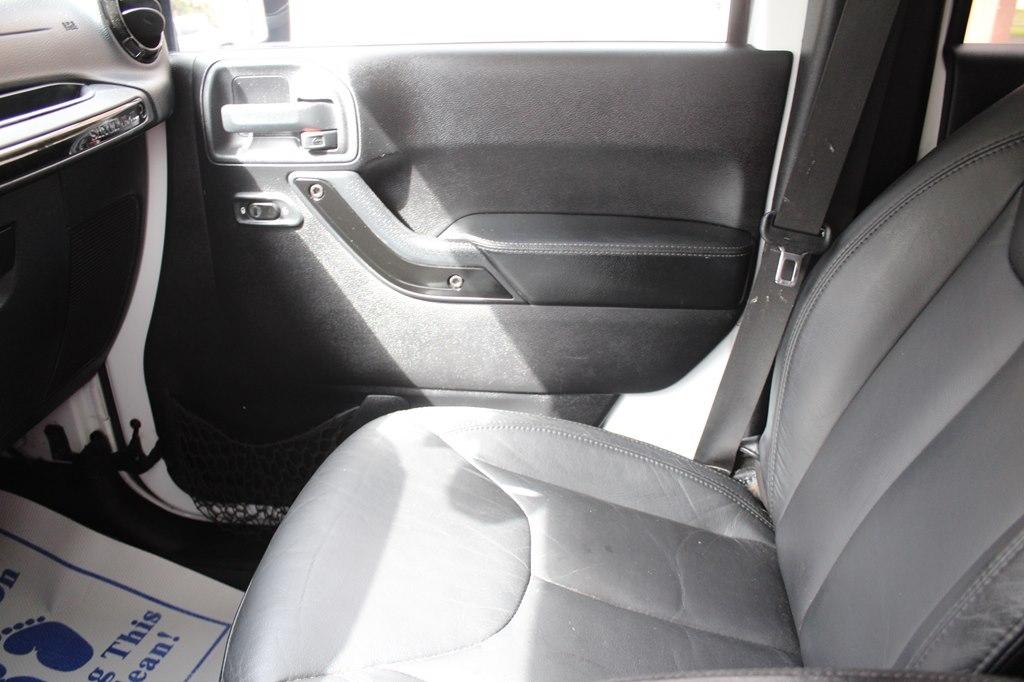 Jeep Wrangler Unlimited 4WD 4dr Altitude 2014