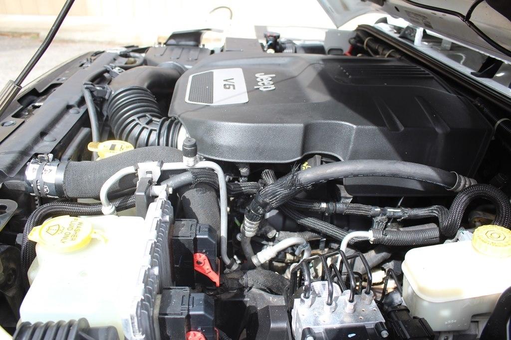 Jeep Wrangler Unlimited 4WD 4dr Altitude 2014