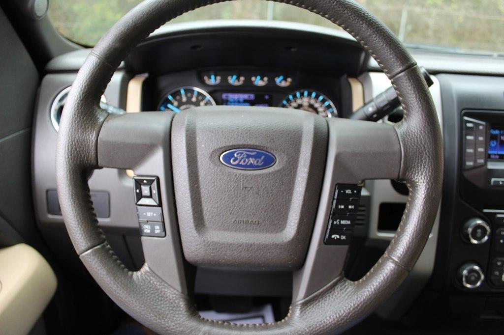 Ford F-150 2WD SuperCab 145" Lariat 2013