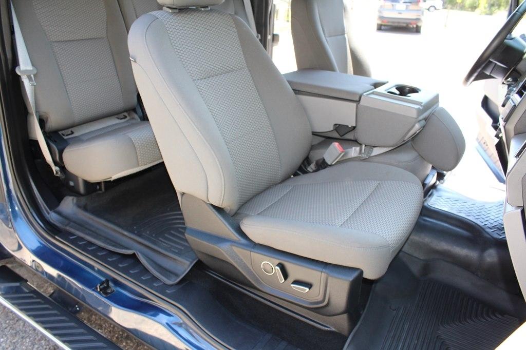 Ford F-150 Lariat 4WD SuperCab 8' Box 2018