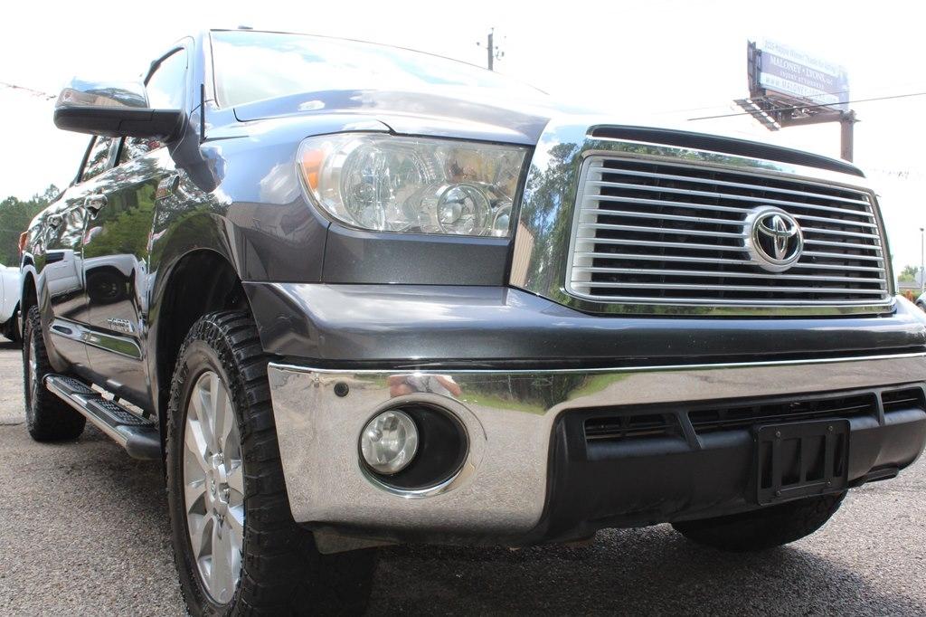 Toyota Tundra 4WD Truck CrewMax 5.7L FFV V8 6-Spd AT Platinum (Natl) 2013