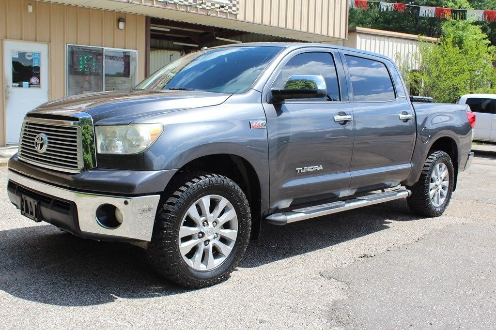 Toyota Tundra 4WD Truck CrewMax 5.7L FFV V8 6-Spd AT Platinum (Natl) 2013