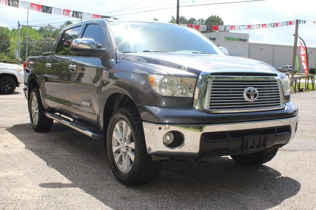 Toyota Tundra 4WD Truck CrewMax 5.7L FFV V8 6-Spd AT Platinum (Natl) 2013