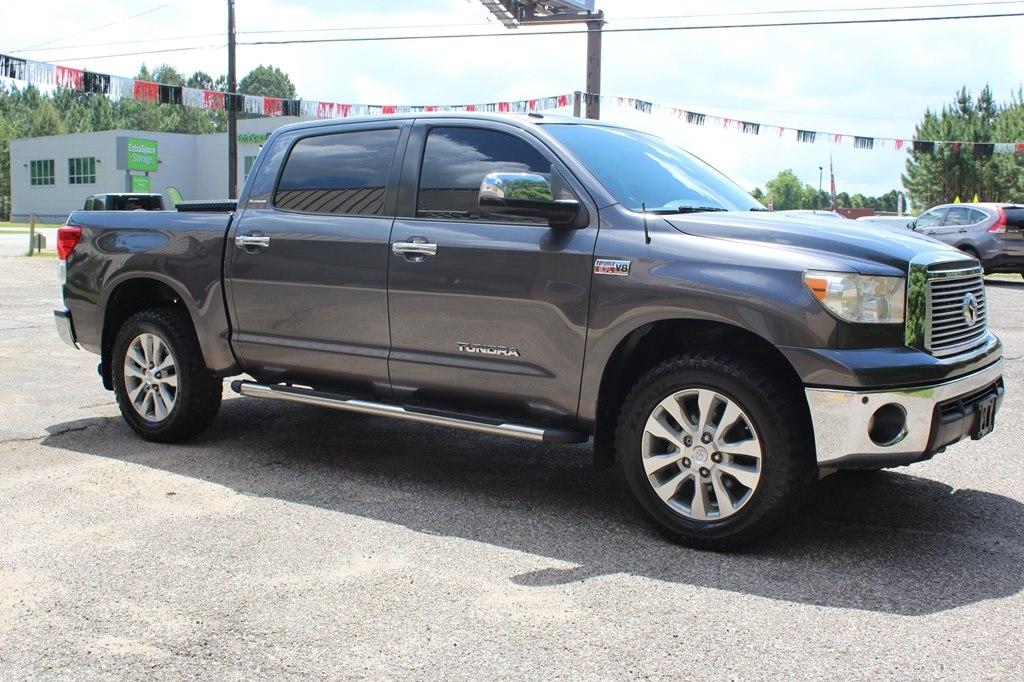 Toyota Tundra 4WD Truck CrewMax 5.7L FFV V8 6-Spd AT Platinum (Natl) 2013