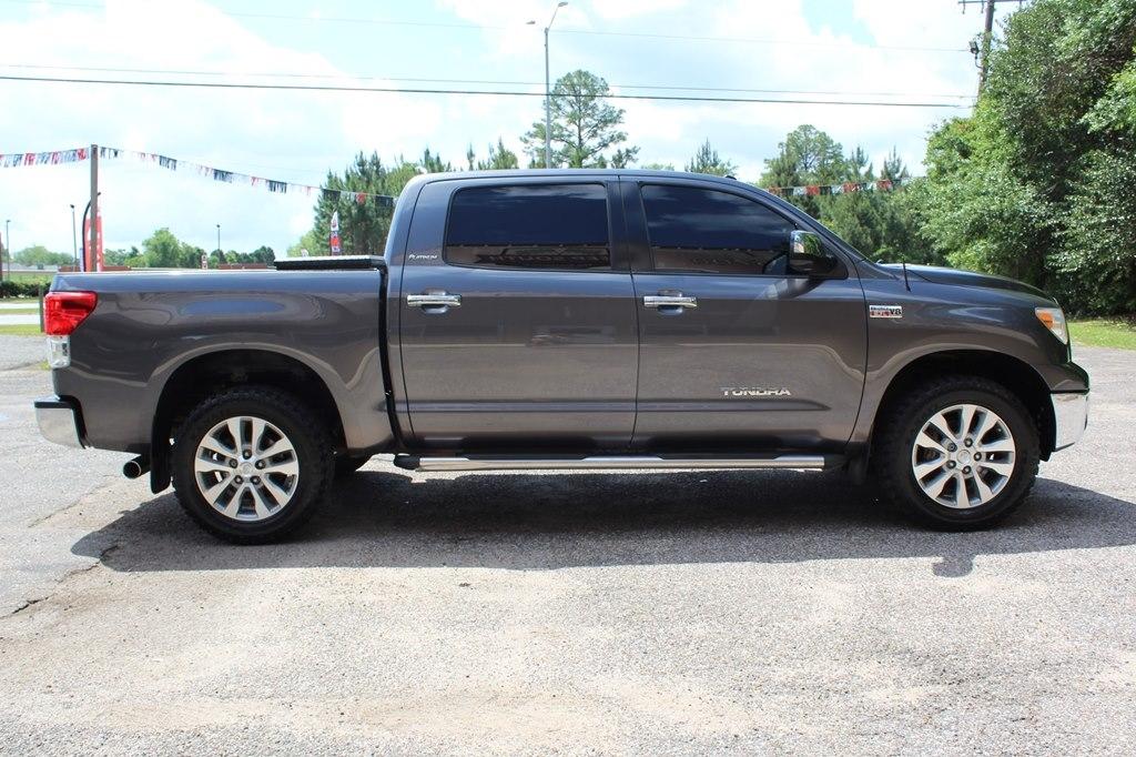 Toyota Tundra 4WD Truck CrewMax 5.7L FFV V8 6-Spd AT Platinum (Natl) 2013