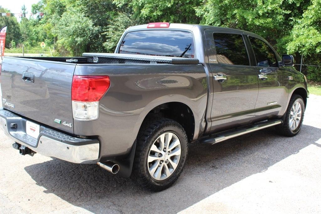 Toyota Tundra 4WD Truck CrewMax 5.7L FFV V8 6-Spd AT Platinum (Natl) 2013