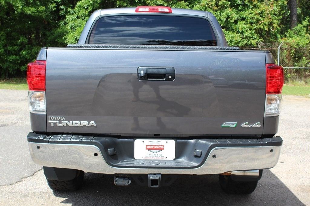 Toyota Tundra 4WD Truck CrewMax 5.7L FFV V8 6-Spd AT Platinum (Natl) 2013