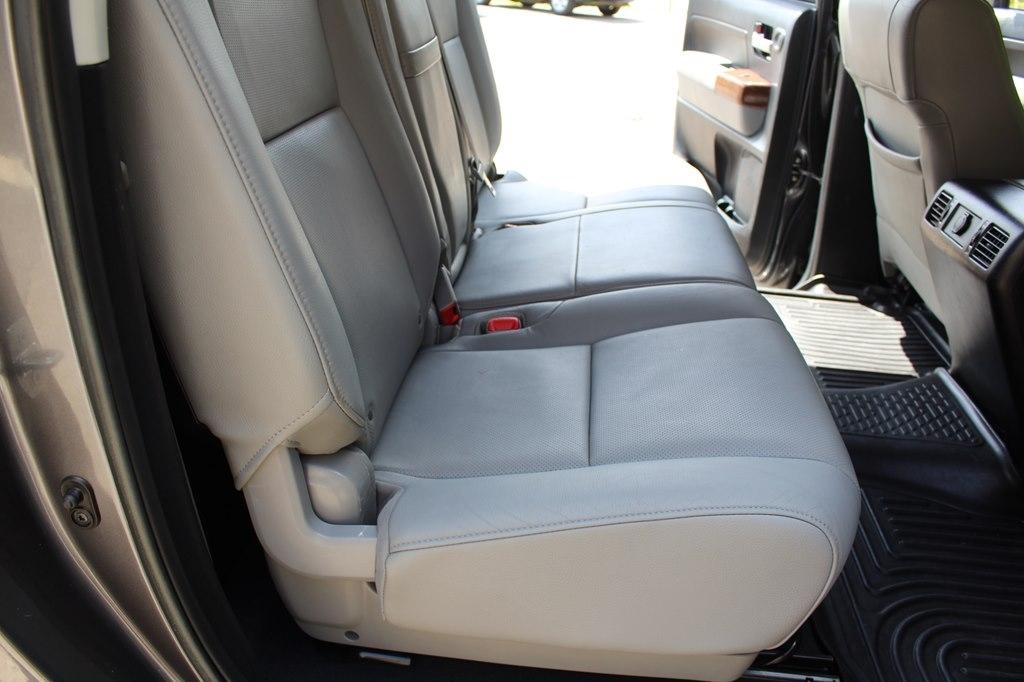 Toyota Tundra 4WD Truck CrewMax 5.7L FFV V8 6-Spd AT Platinum (Natl) 2013