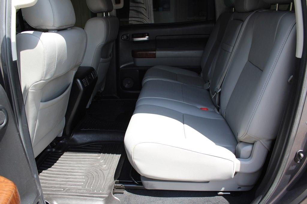 Toyota Tundra 4WD Truck CrewMax 5.7L FFV V8 6-Spd AT Platinum (Natl) 2013