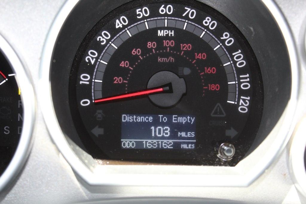 Toyota Tundra 4WD Truck CrewMax 5.7L FFV V8 6-Spd AT Platinum (Natl) 2013