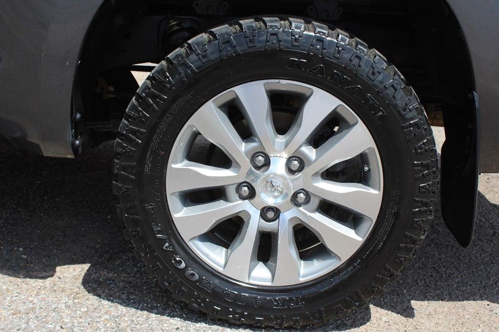 Toyota Tundra 4WD Truck CrewMax 5.7L FFV V8 6-Spd AT Platinum (Natl) 2013