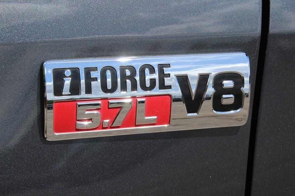 Toyota Tundra 4WD Truck CrewMax 5.7L FFV V8 6-Spd AT Platinum (Natl) 2013