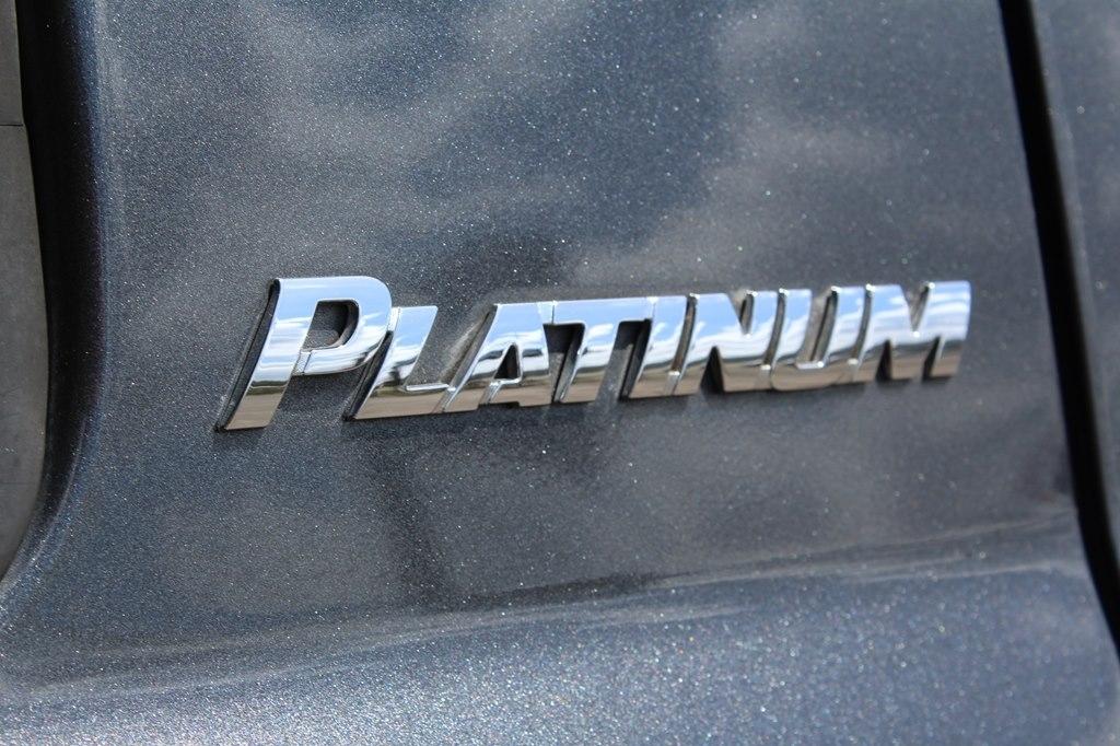 Toyota Tundra 4WD Truck CrewMax 5.7L FFV V8 6-Spd AT Platinum (Natl) 2013