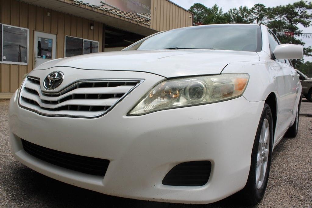 Toyota Camry 4dr Sdn I4 Man LE (Natl) 2011