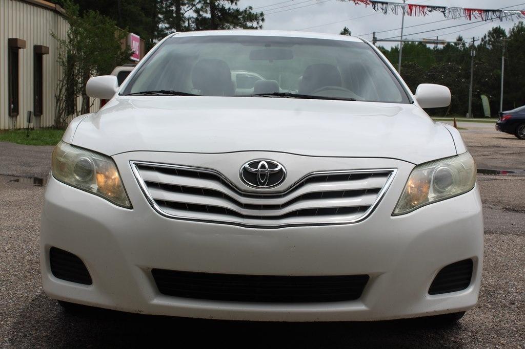 Toyota Camry 4dr Sdn I4 Man LE (Natl) 2011
