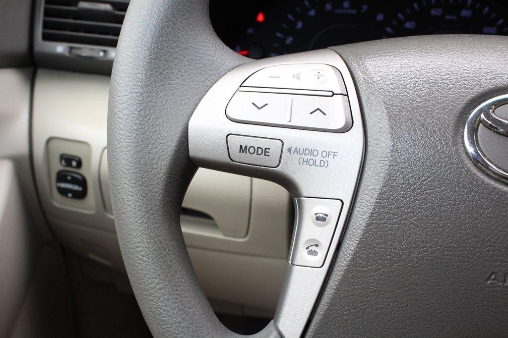 Toyota Camry 4dr Sdn I4 Man LE (Natl) 2011