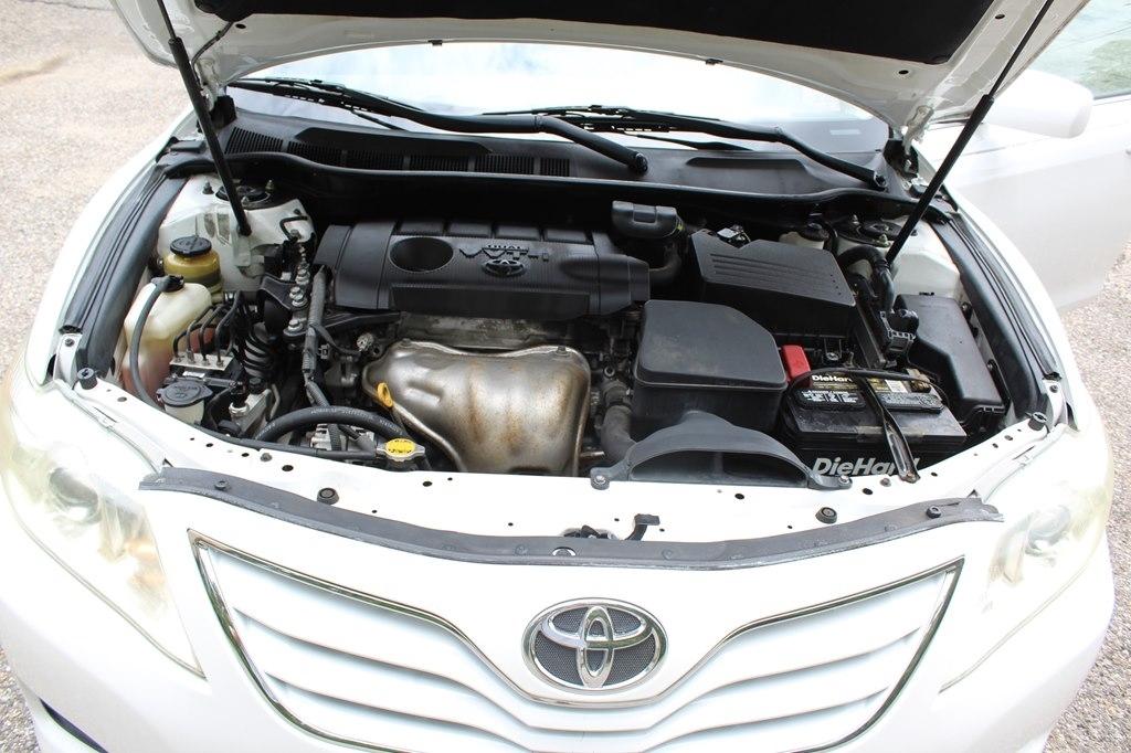 Toyota Camry 4dr Sdn I4 Man LE (Natl) 2011