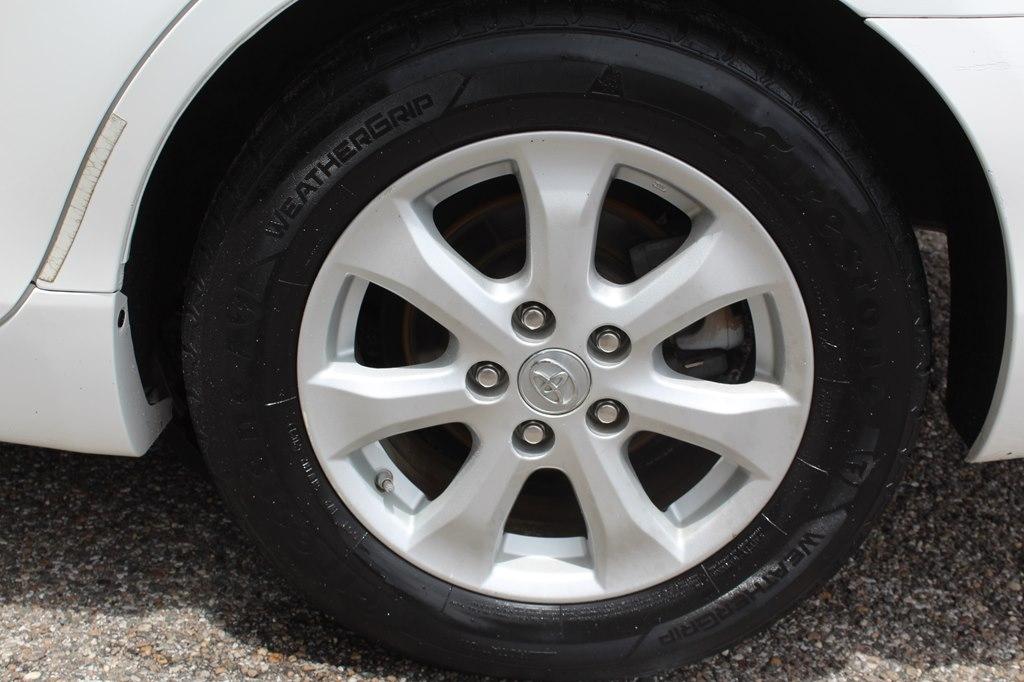 Toyota Camry 4dr Sdn I4 Man LE (Natl) 2011