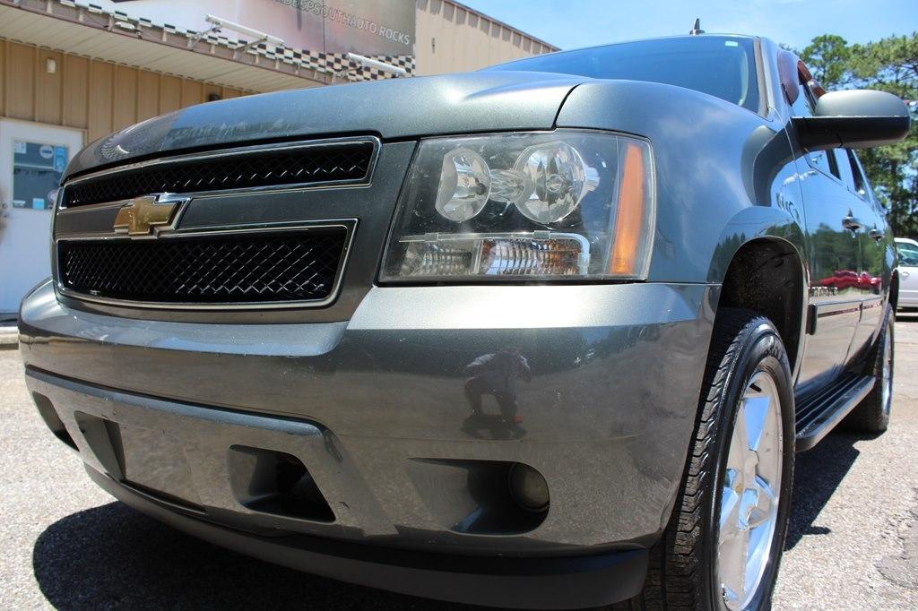 Chevrolet Avalanche 2WD Crew Cab LS 2011
