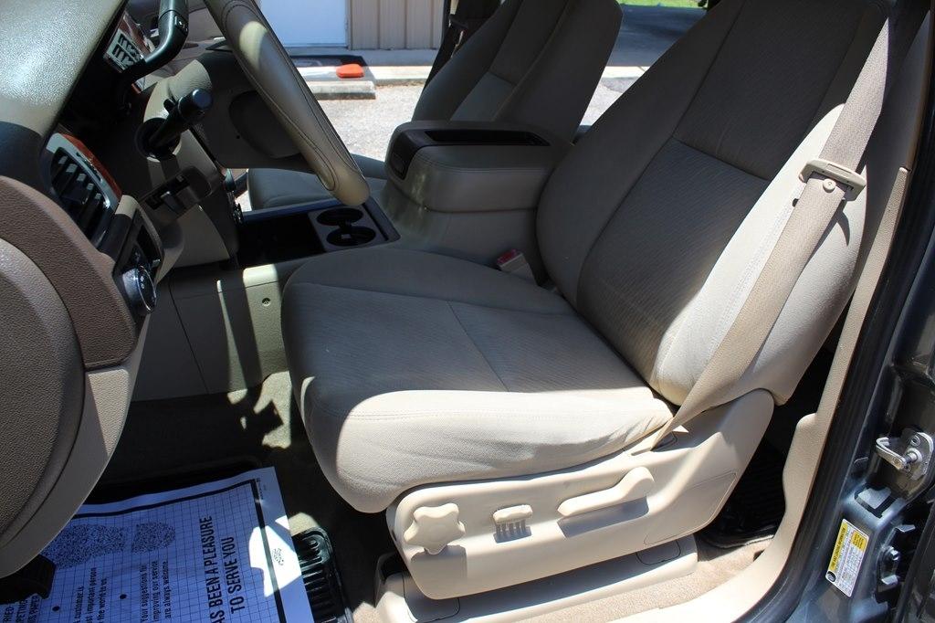 Chevrolet Avalanche 2WD Crew Cab LS 2011