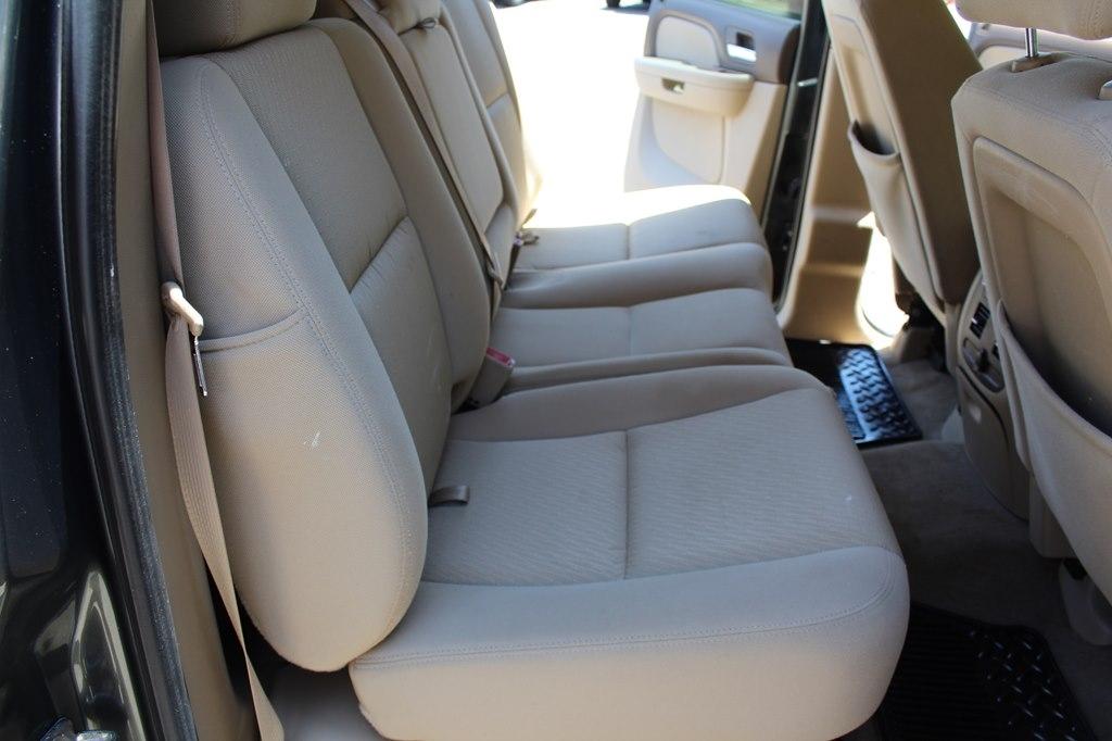 Chevrolet Avalanche 2WD Crew Cab LS 2011