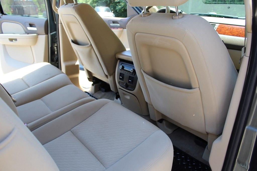 Chevrolet Avalanche 2WD Crew Cab LS 2011