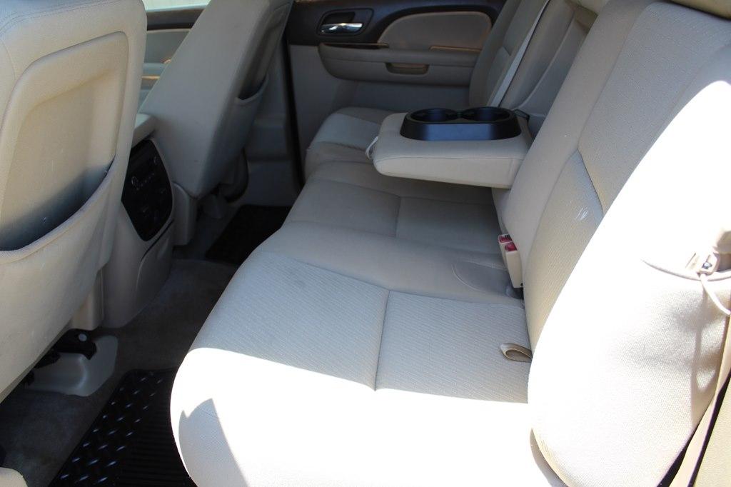 Chevrolet Avalanche 2WD Crew Cab LS 2011
