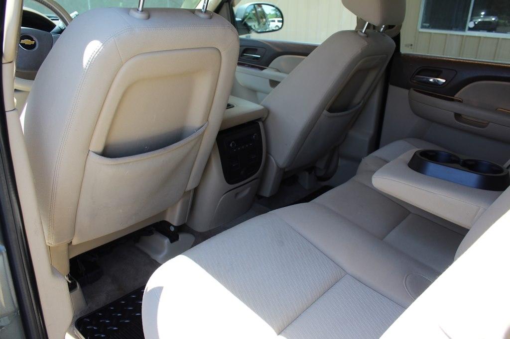 Chevrolet Avalanche 2WD Crew Cab LS 2011