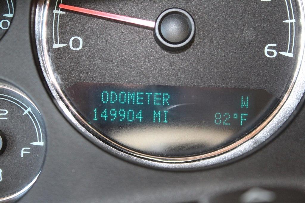 Chevrolet Avalanche 2WD Crew Cab LS 2011