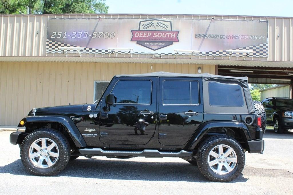 2013 Jeep Wrangler Unlimited 4WD 4dr Sahara