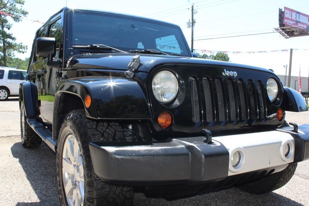 Jeep Wrangler Unlimited 4WD 4dr Sahara 2013