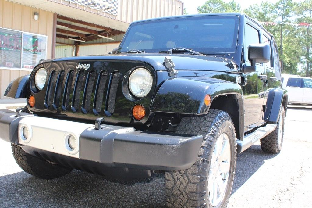 Jeep Wrangler Unlimited 4WD 4dr Sahara 2013