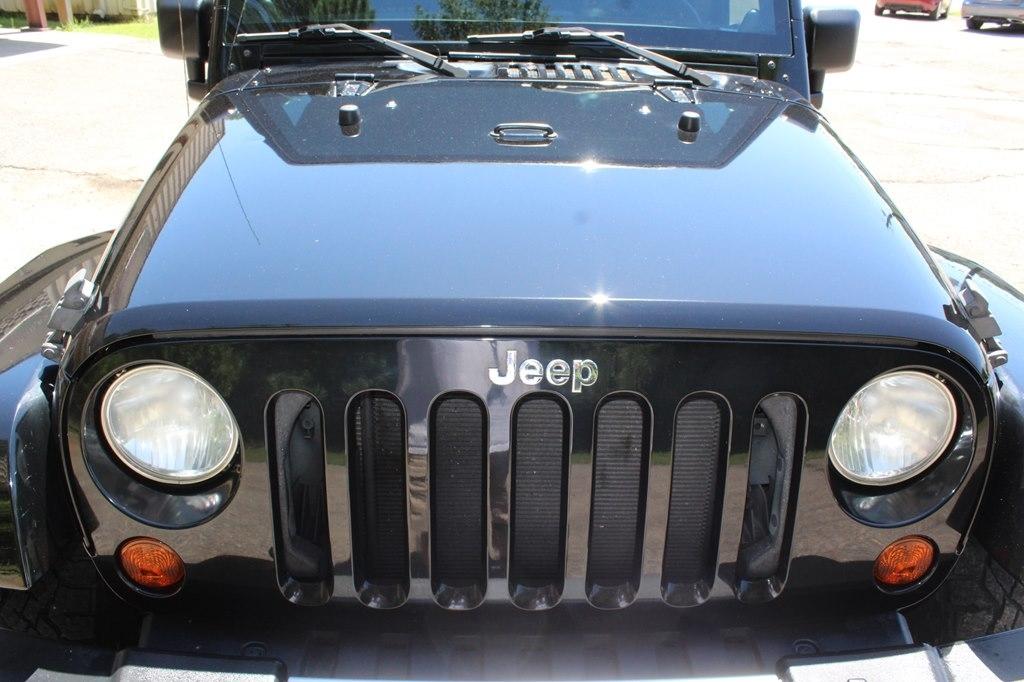 Jeep Wrangler Unlimited 4WD 4dr Sahara 2013