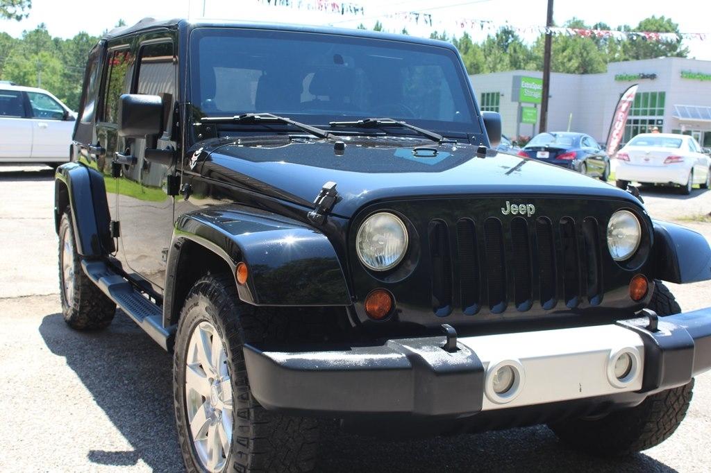 Jeep Wrangler Unlimited 4WD 4dr Sahara 2013