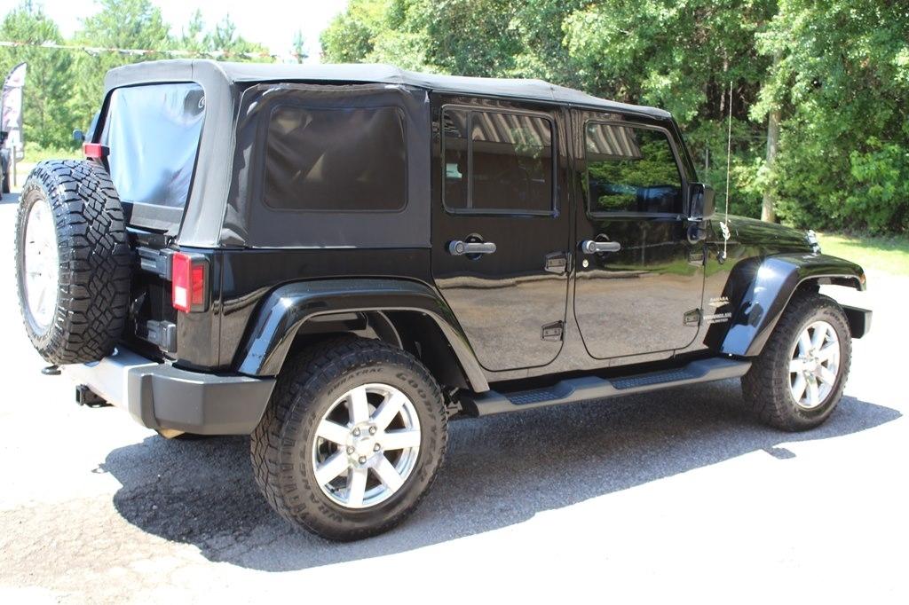 Jeep Wrangler Unlimited 4WD 4dr Sahara 2013