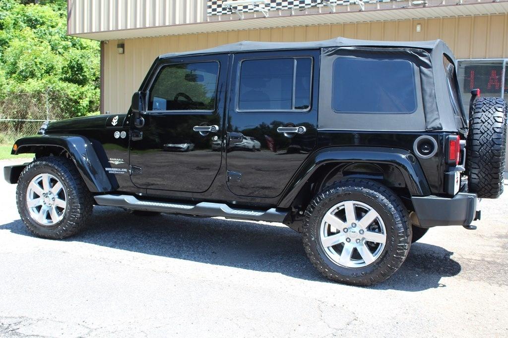 Jeep Wrangler Unlimited 4WD 4dr Sahara 2013