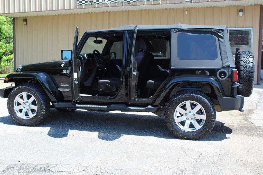 Jeep Wrangler Unlimited 4WD 4dr Sahara 2013