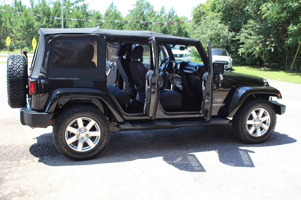 Jeep Wrangler Unlimited 4WD 4dr Sahara 2013