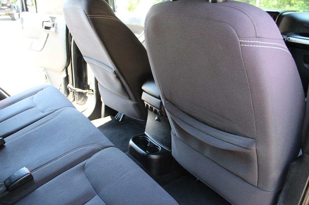 Jeep Wrangler Unlimited 4WD 4dr Sahara 2013
