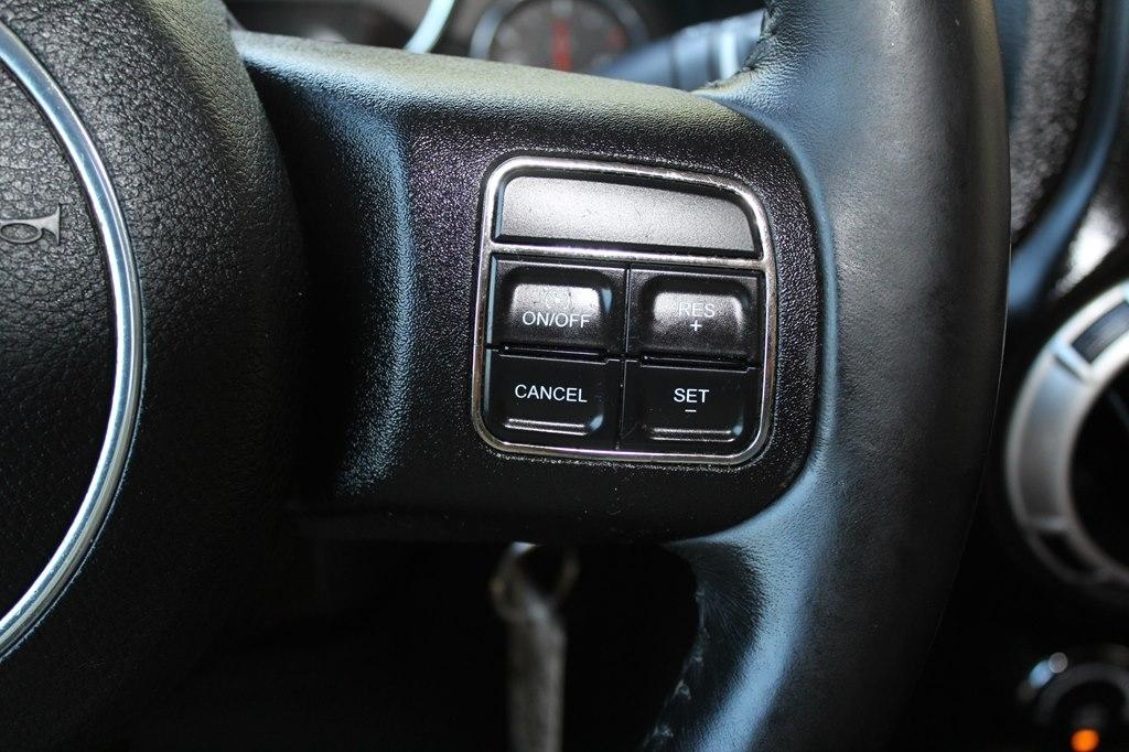Jeep Wrangler Unlimited 4WD 4dr Sahara 2013