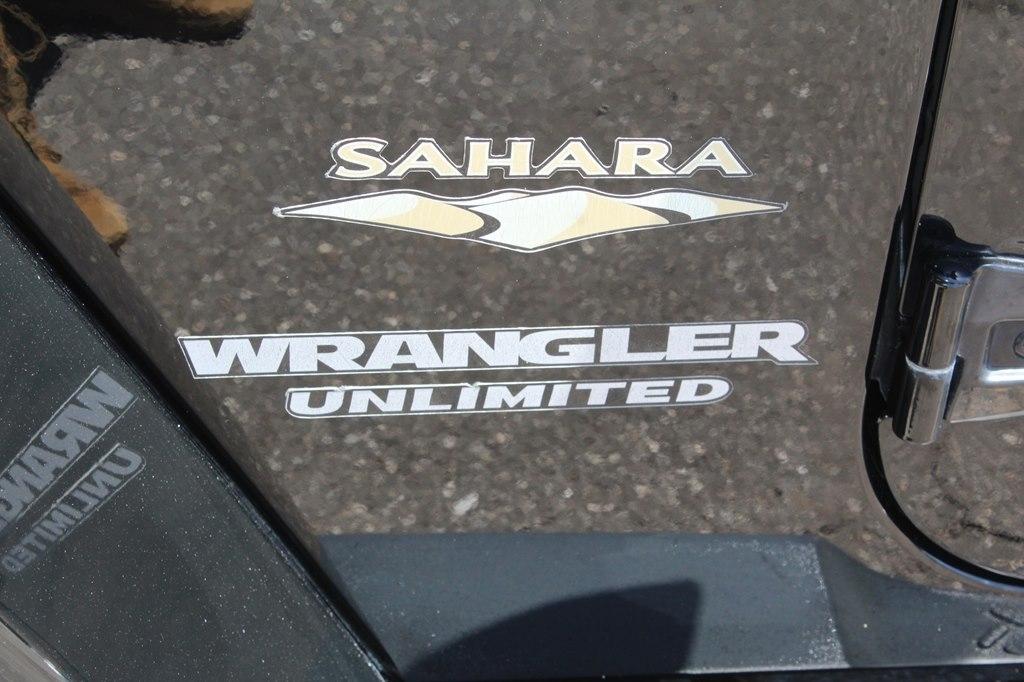 Jeep Wrangler Unlimited 4WD 4dr Sahara 2013