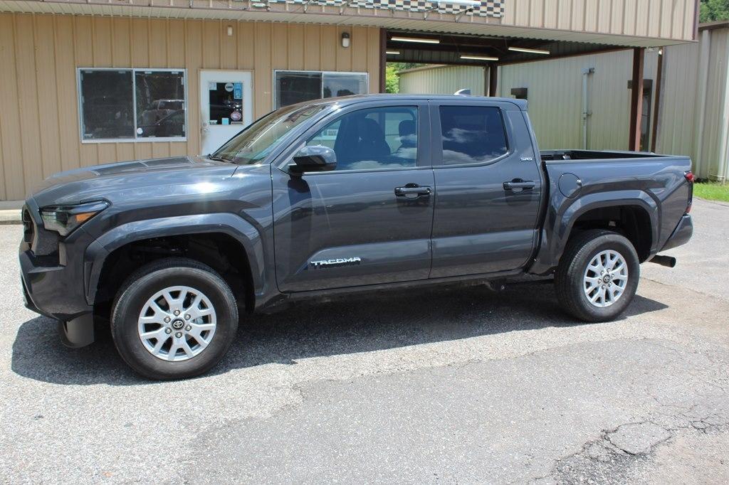 Toyota Tacoma 2WD TRD Sport Double Cab 5' Bed AT (Natl) 2024