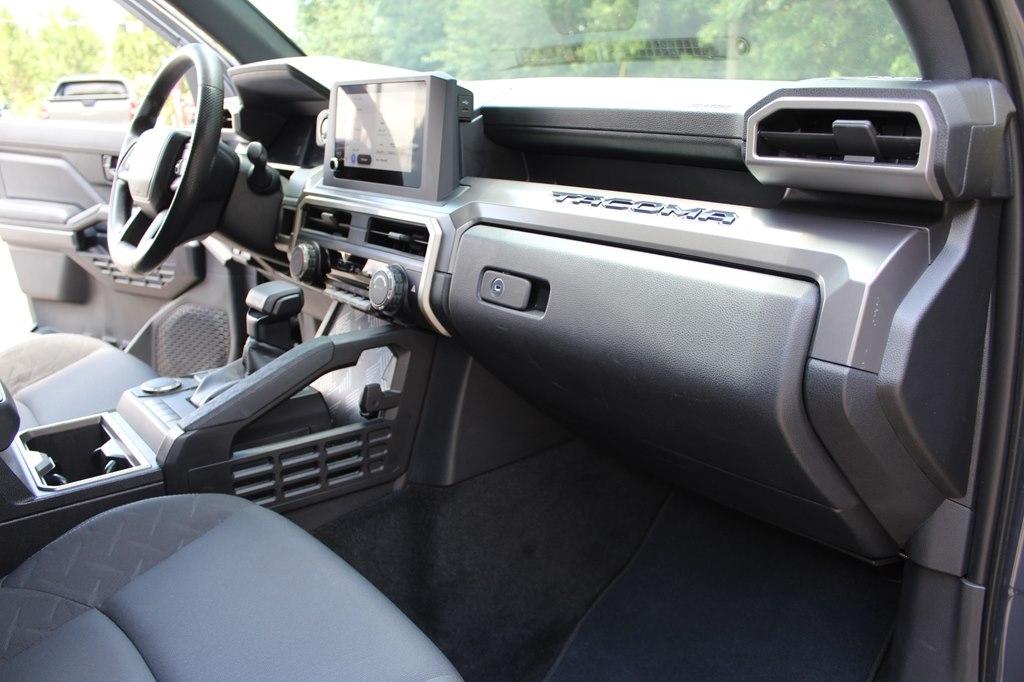 Toyota Tacoma 2WD TRD Sport Double Cab 5' Bed AT (Natl) 2024