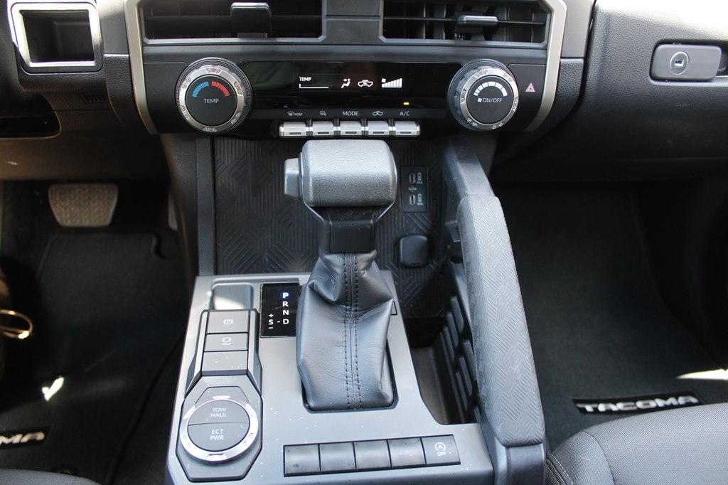 Toyota Tacoma 2WD TRD Sport Double Cab 5' Bed AT (Natl) 2024