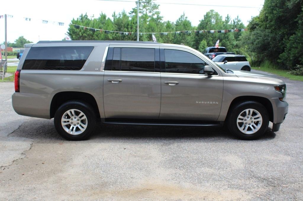 Chevrolet Suburban 2WD 4dr 1500 LT 2018