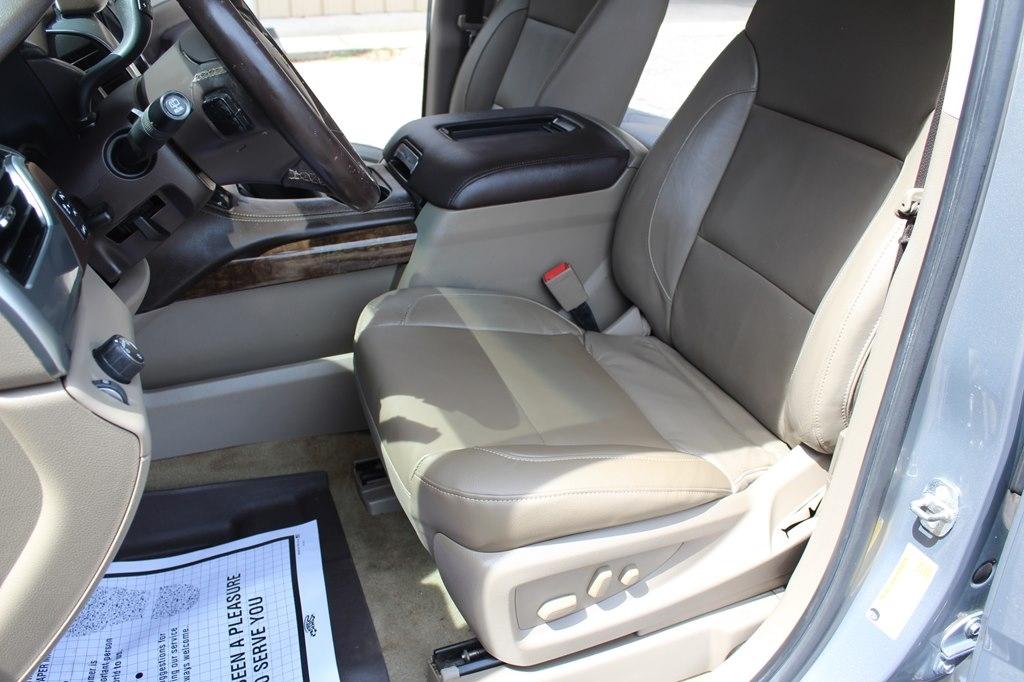 Chevrolet Suburban 2WD 4dr 1500 LT 2018
